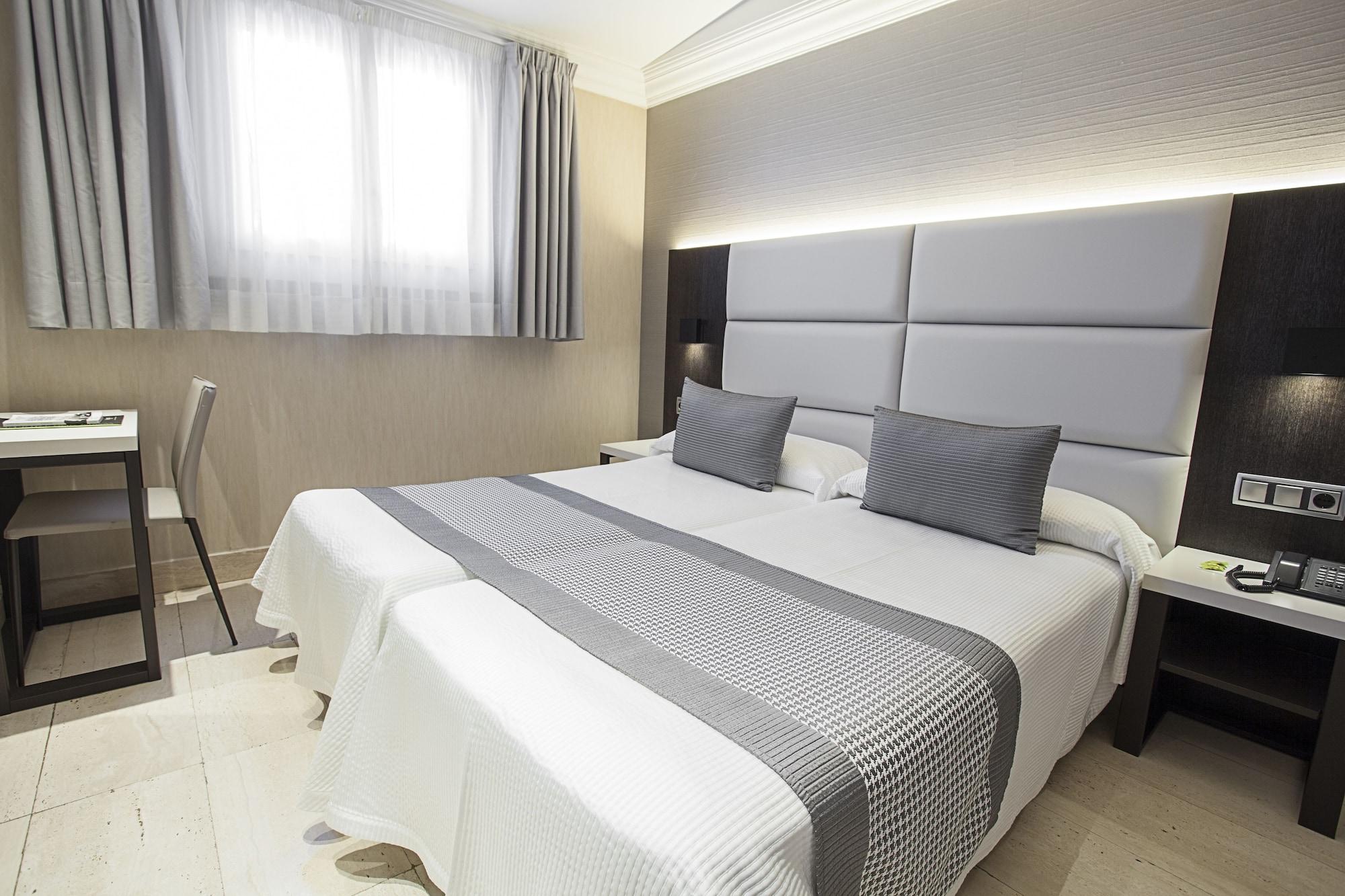 Habitus Hotel Europa Пампона Екстериор снимка