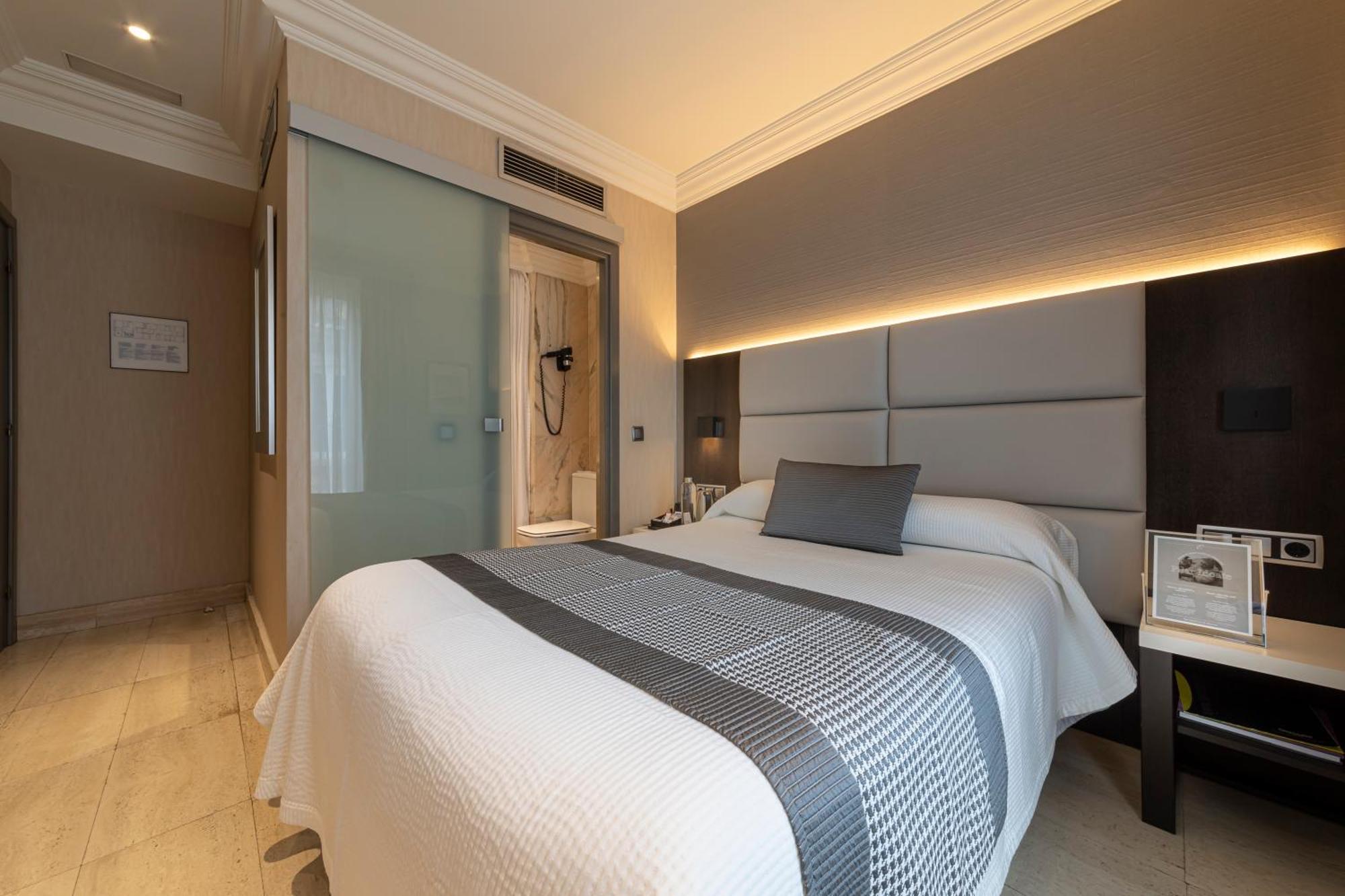 Habitus Hotel Europa Пампона Екстериор снимка