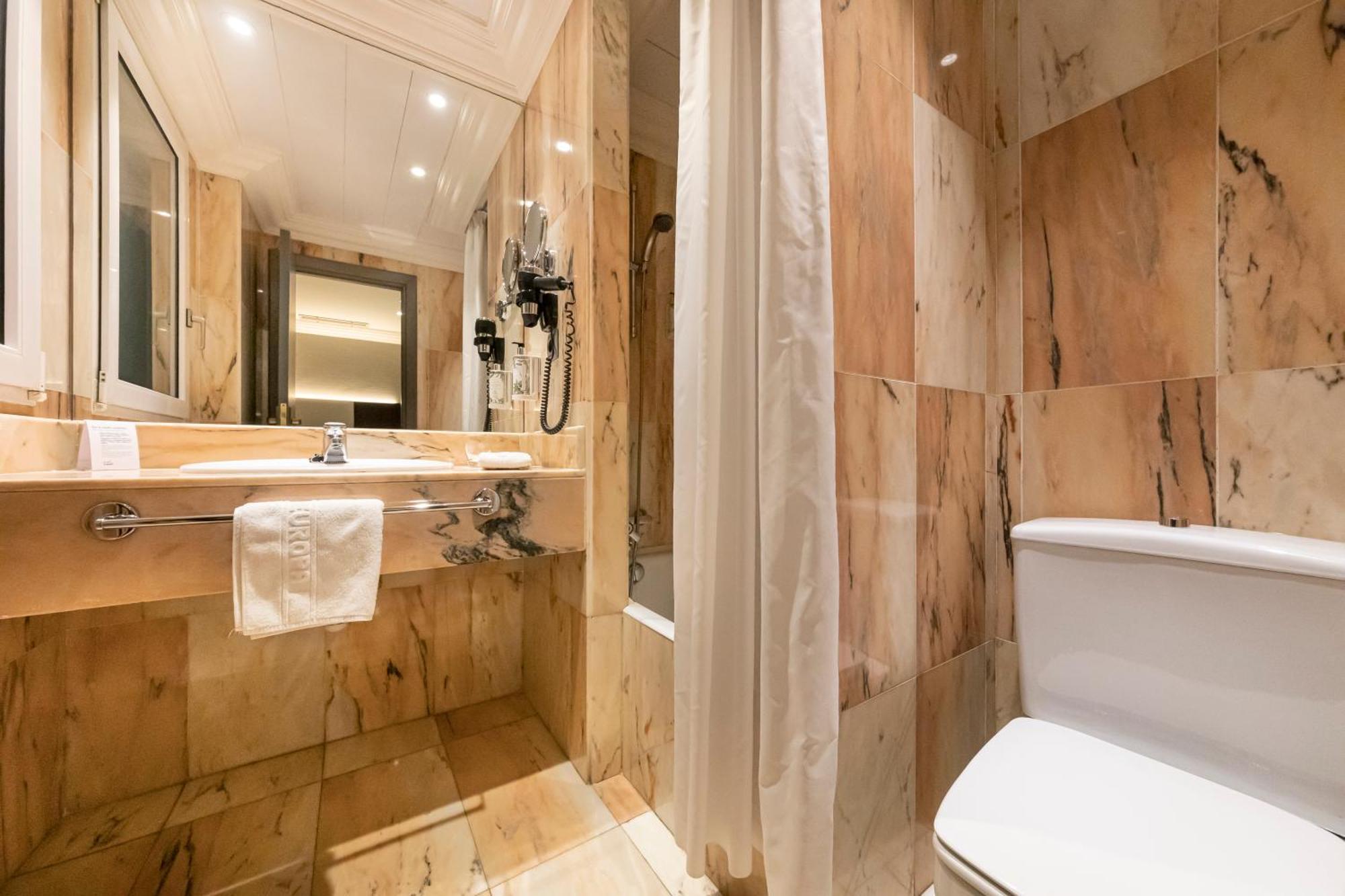 Habitus Hotel Europa Пампона Екстериор снимка