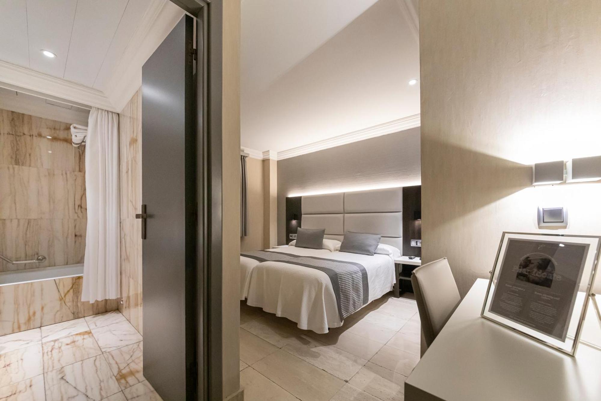 Habitus Hotel Europa Пампона Екстериор снимка