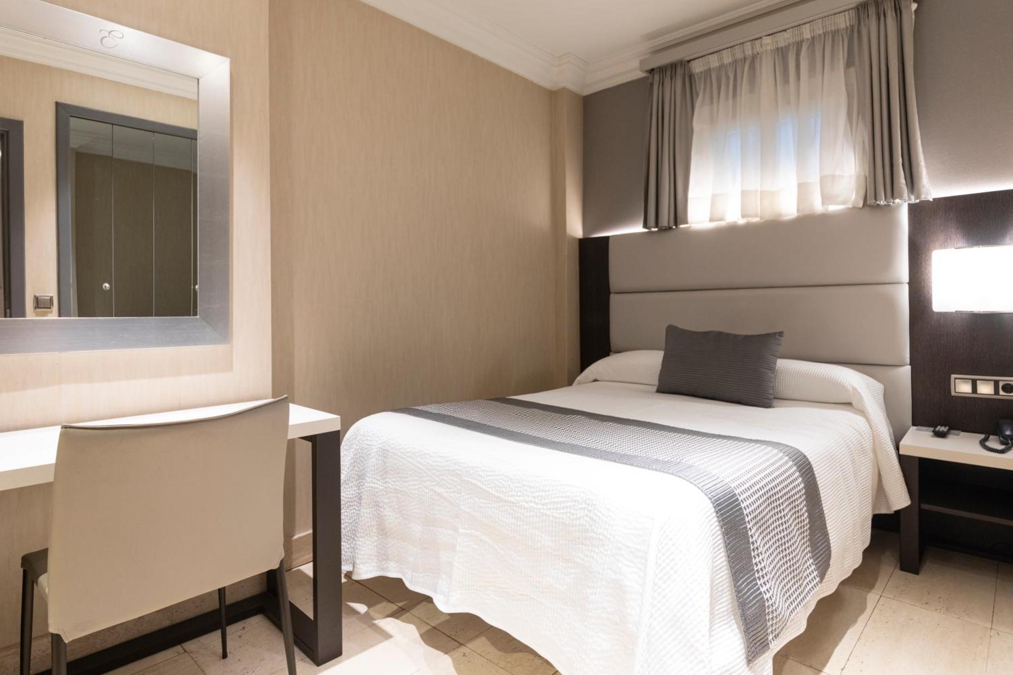 Habitus Hotel Europa Пампона Екстериор снимка