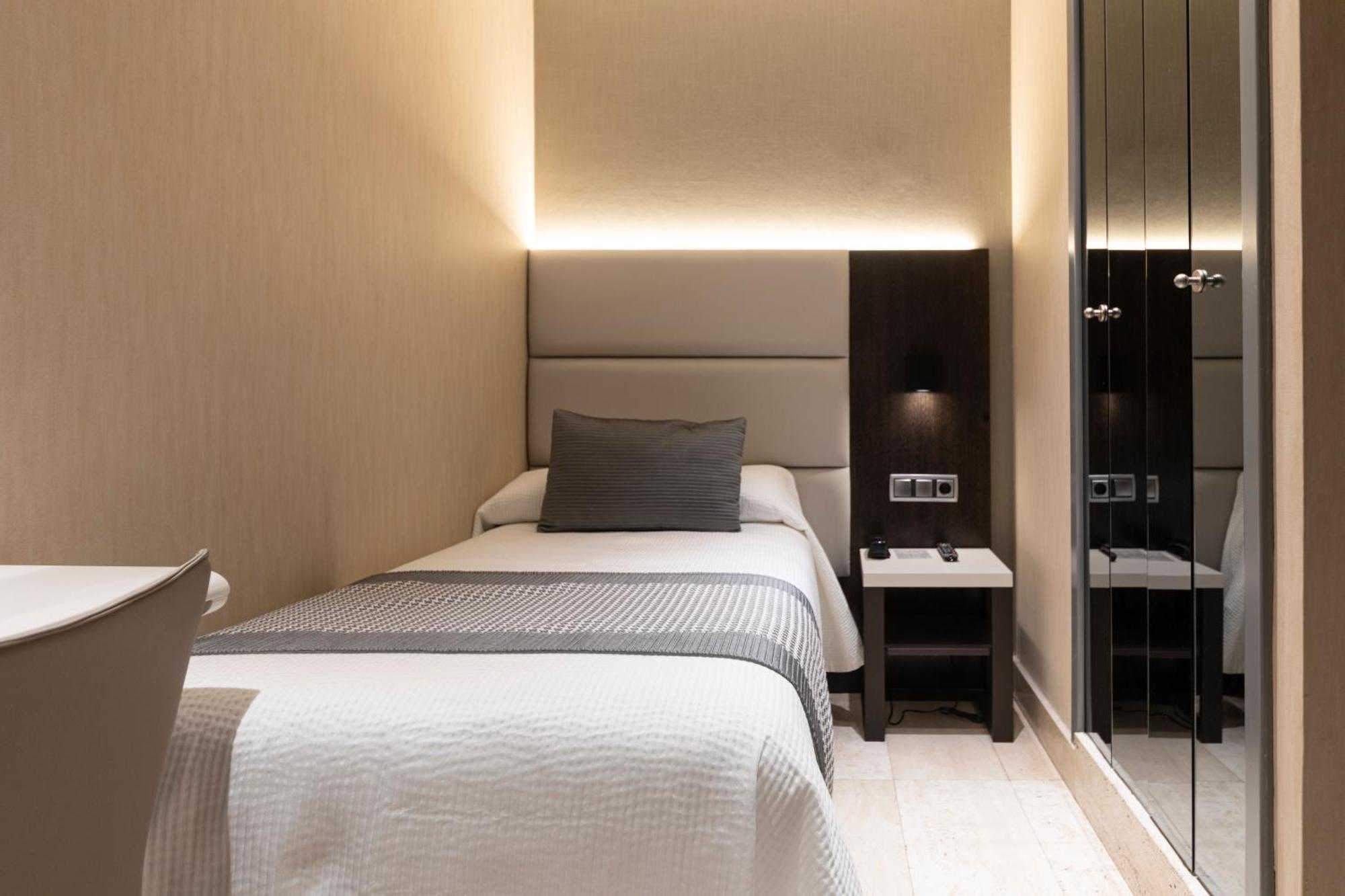 Habitus Hotel Europa Пампона Екстериор снимка
