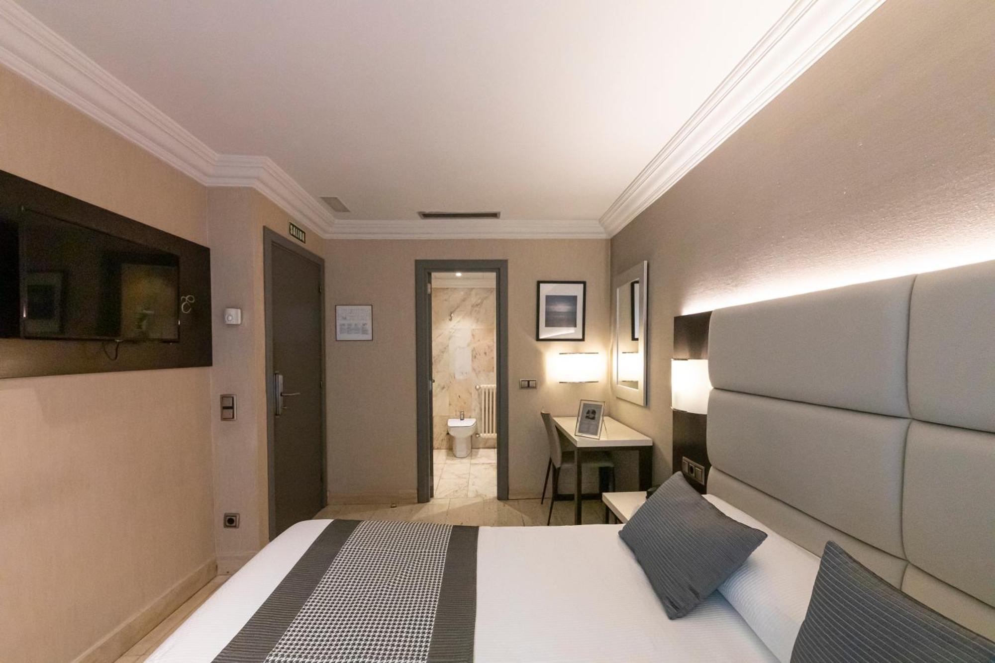 Habitus Hotel Europa Пампона Екстериор снимка