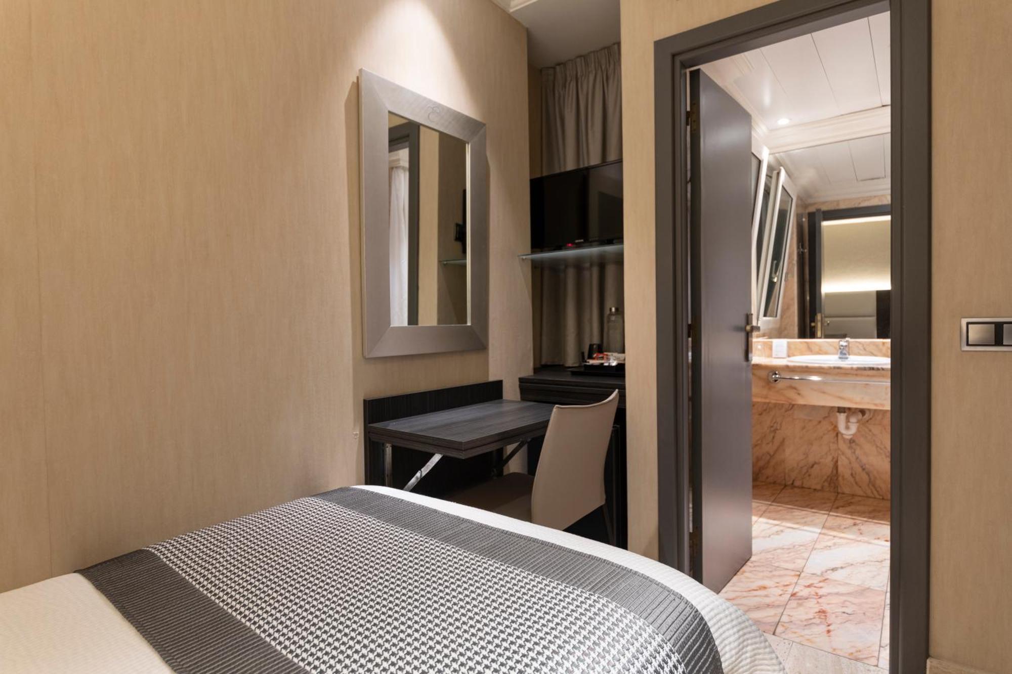 Habitus Hotel Europa Пампона Екстериор снимка