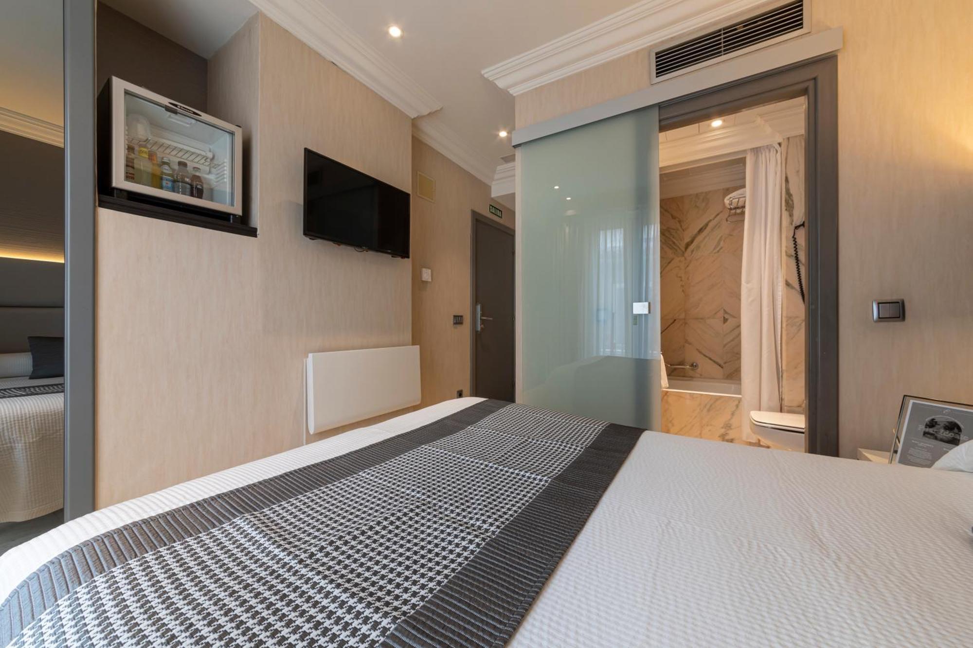 Habitus Hotel Europa Пампона Екстериор снимка